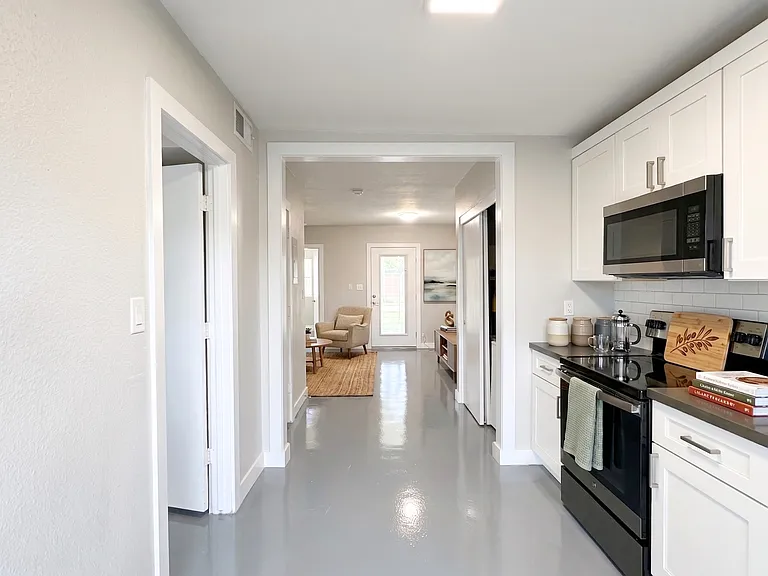 402 N 10th St #6 — Photo 6