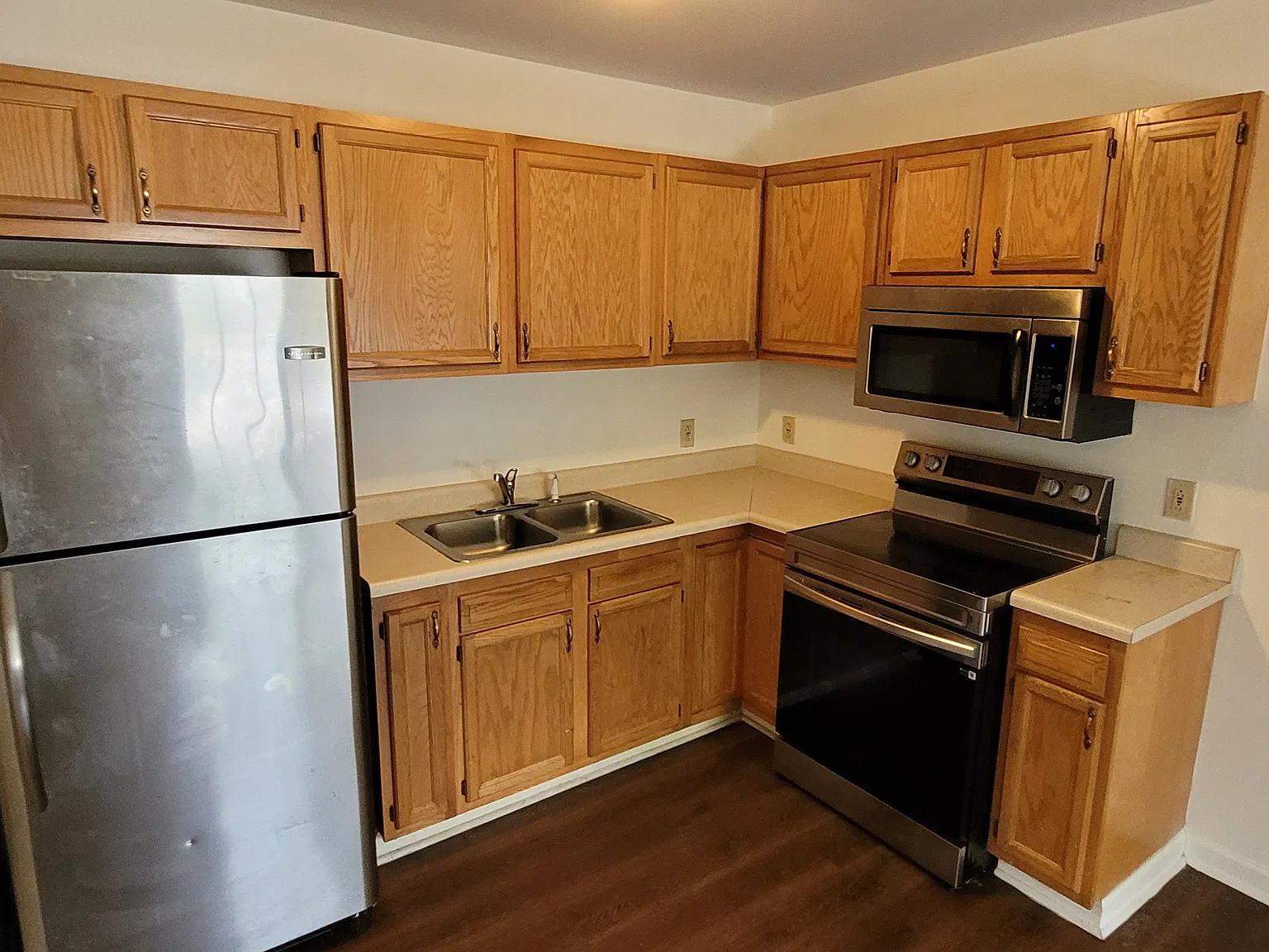 2 bed, 800 sqft, $795 — Photo 2