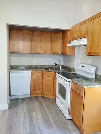 2 bed, 1.0 bath, 800 sqft, $2,450 — Photo 3
