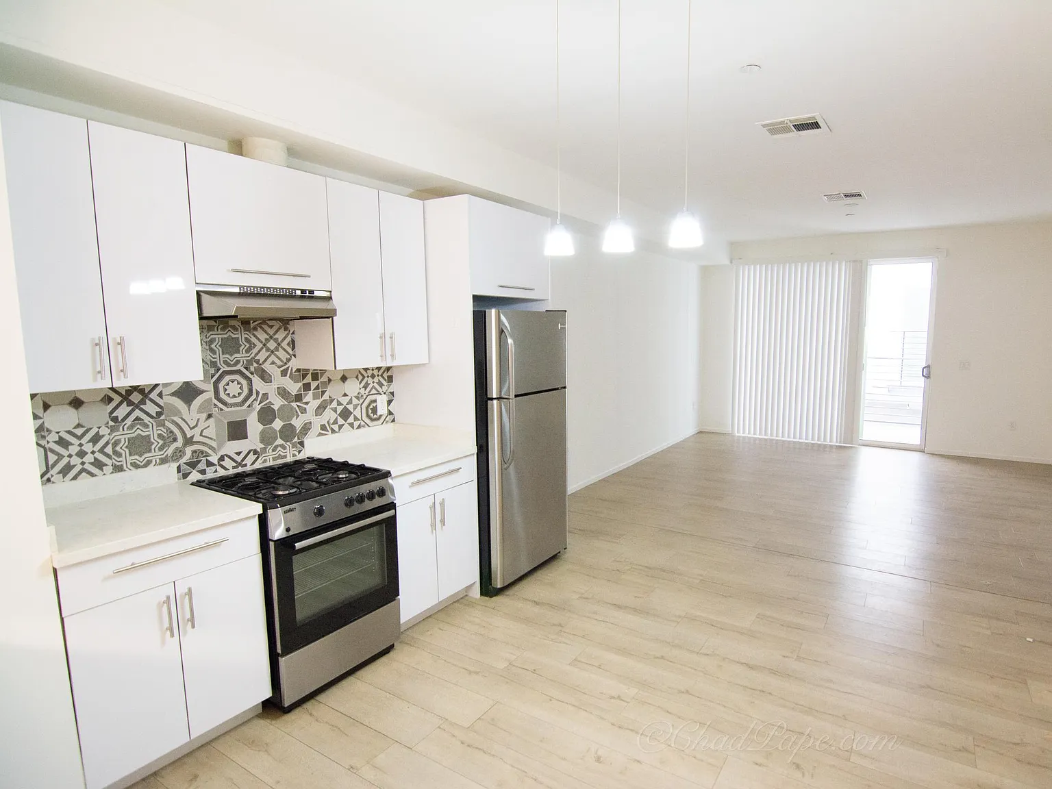 2 bed, 1600 sqft, $3,000 — Photo 4