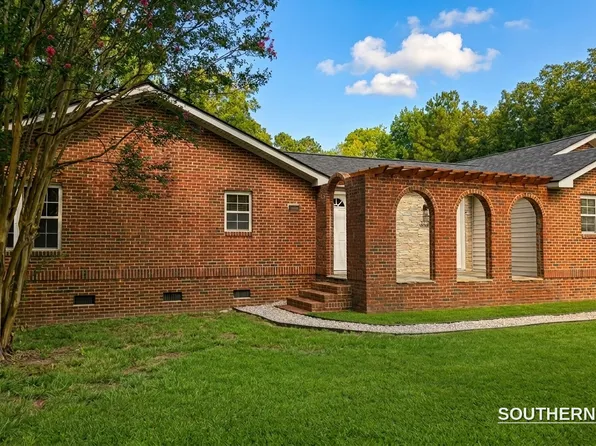 321 Academy St #321, Williston, SC 29853