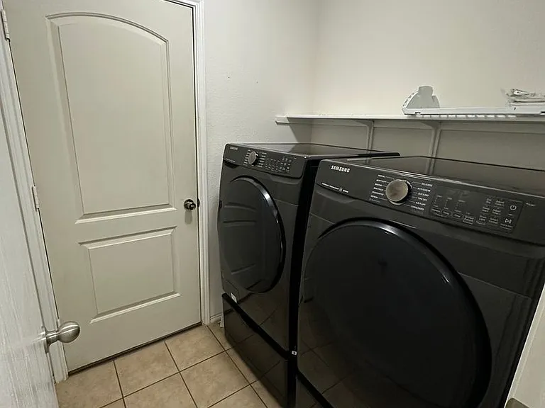 705 Morgan Dr — Photo 3