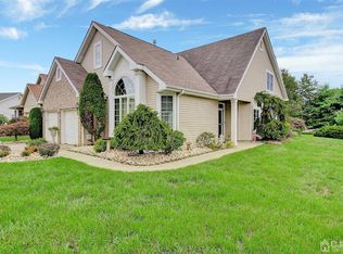 24 Wakefield Ct, Monroe Township, NJ 08831