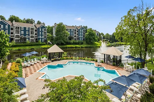 Lakeside Apartments Photo 1