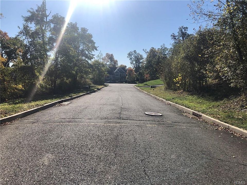 2nd image of 2 Willow Ct