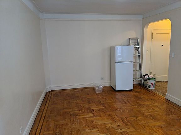 3rd image of 1335 50th St APT 3C