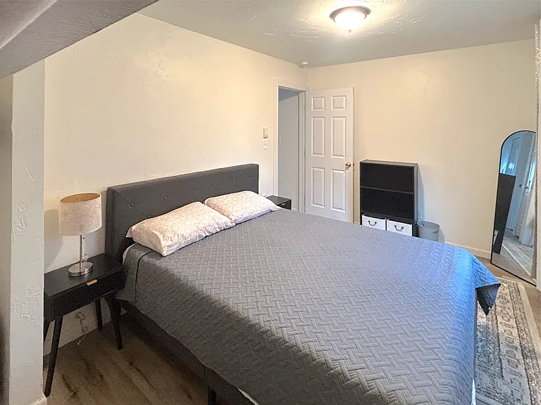 2405 W Elizabeth St — Photo 20