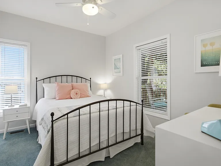 302 E Huron Ave — Photo 17