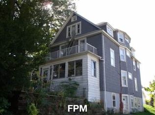 1103 3rd St APT 3, Moline, IL 61265