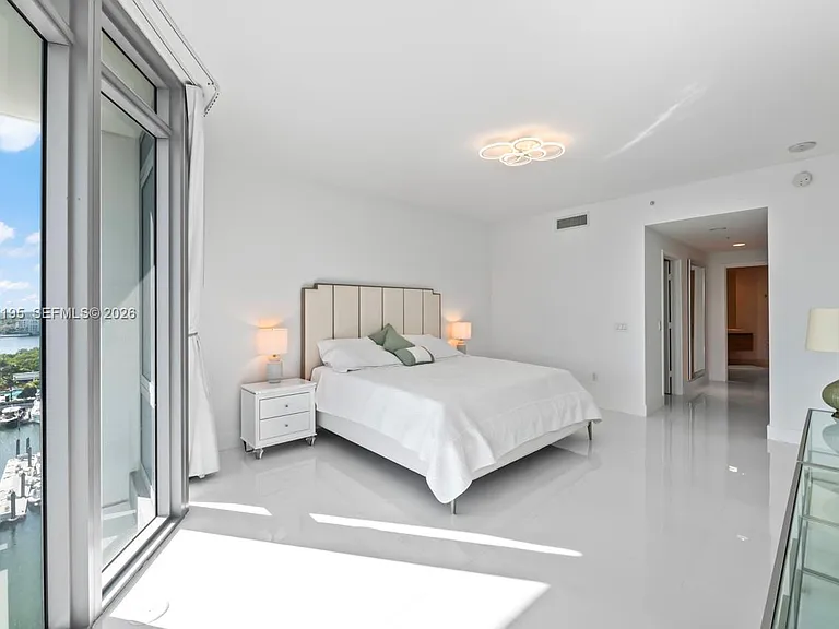 17301 Biscayne Blvd #811 — Photo 26