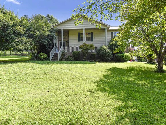 2nd image of 640 Emerald Ave