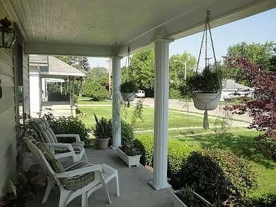 4th image of 526 Morse Ave