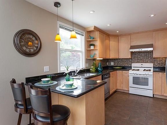 5th image of 1136 Galvez Dr