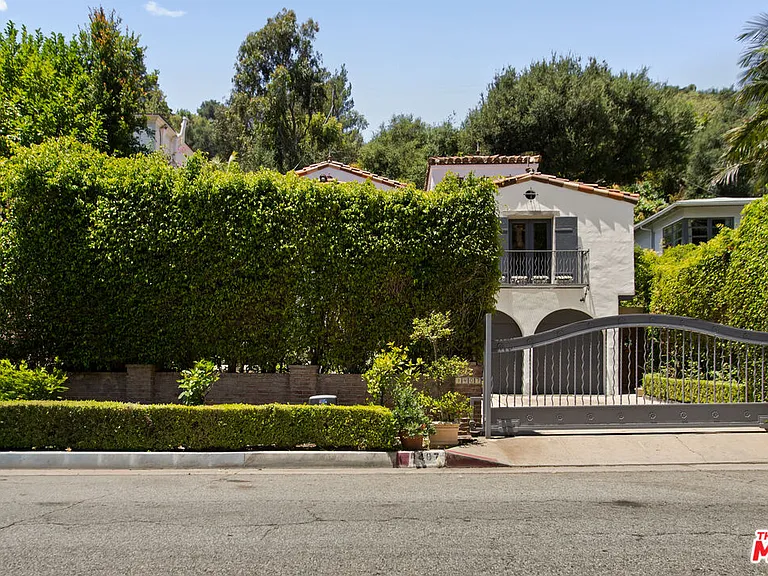 1407 N Beverly Dr — Photo 53
