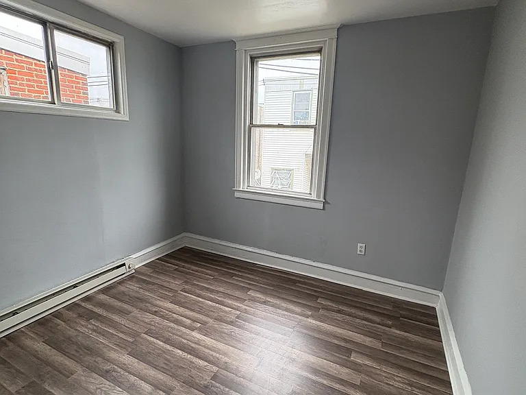 1700 N Edgewood St — Photo 14