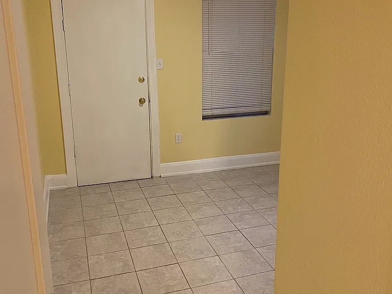 143 E Davis Blvd #4 — Photo 10