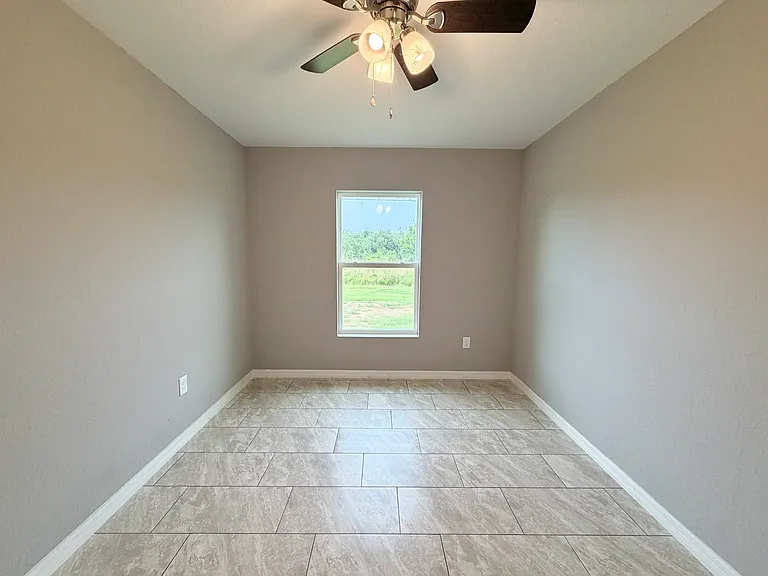15677 SW 37th Cir — Photo 27