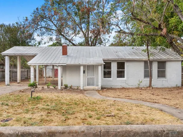 213 W Morse St, Fredericksburg, TX 78624