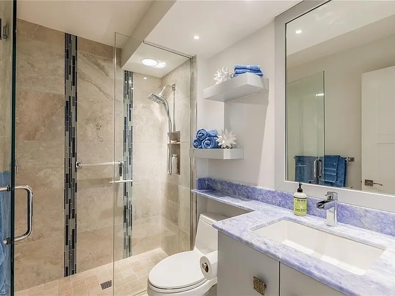 2203 Gulf Shore Blvd N #E1 — Photo 8