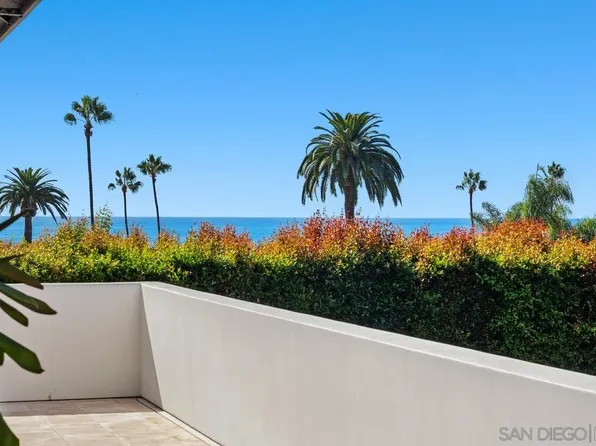 7970 Roseland Dr, La Jolla, CA 92037