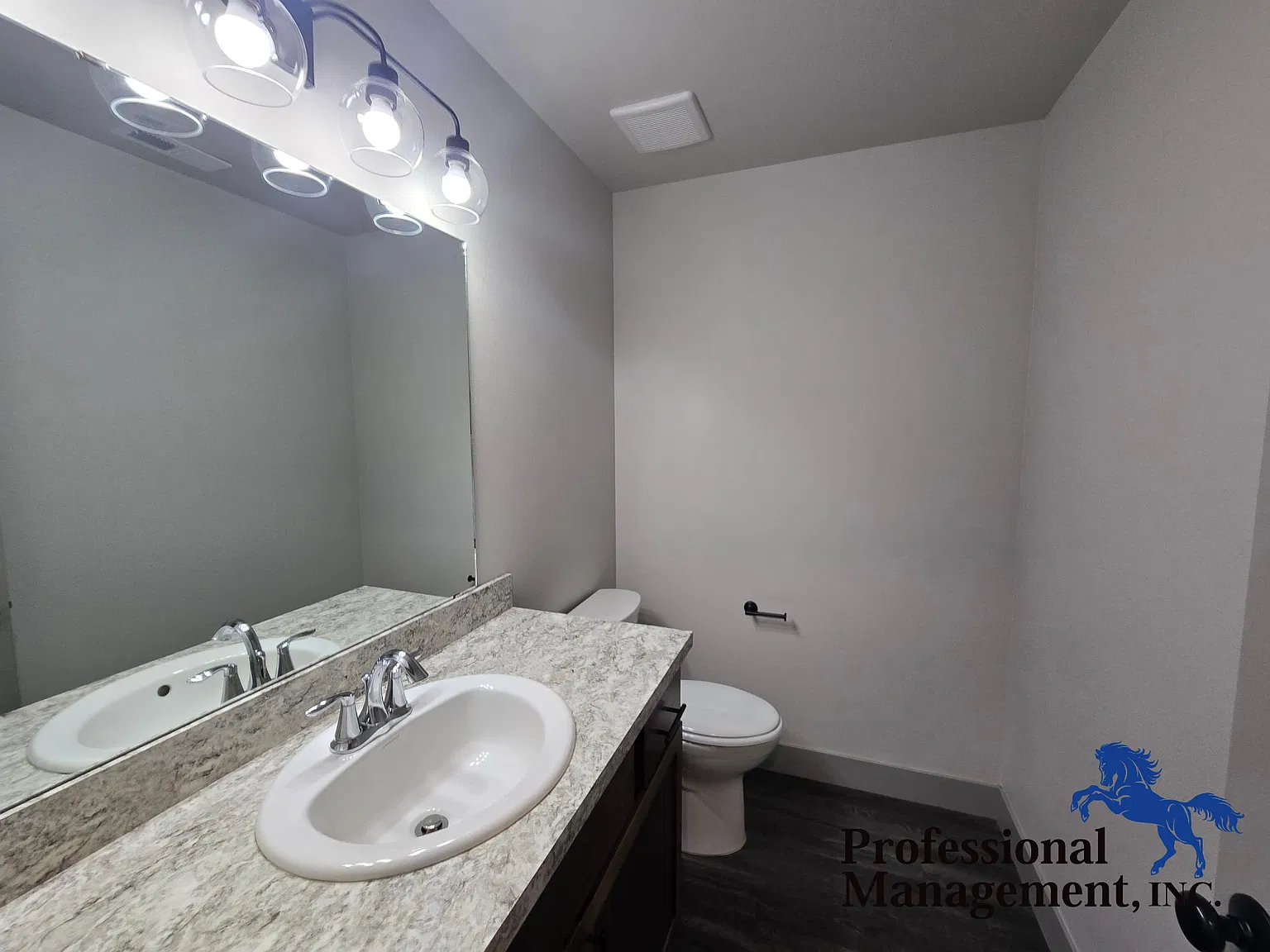 3 bed, 2.5 bath, 2008 sqft, $1,995 — Photo 3