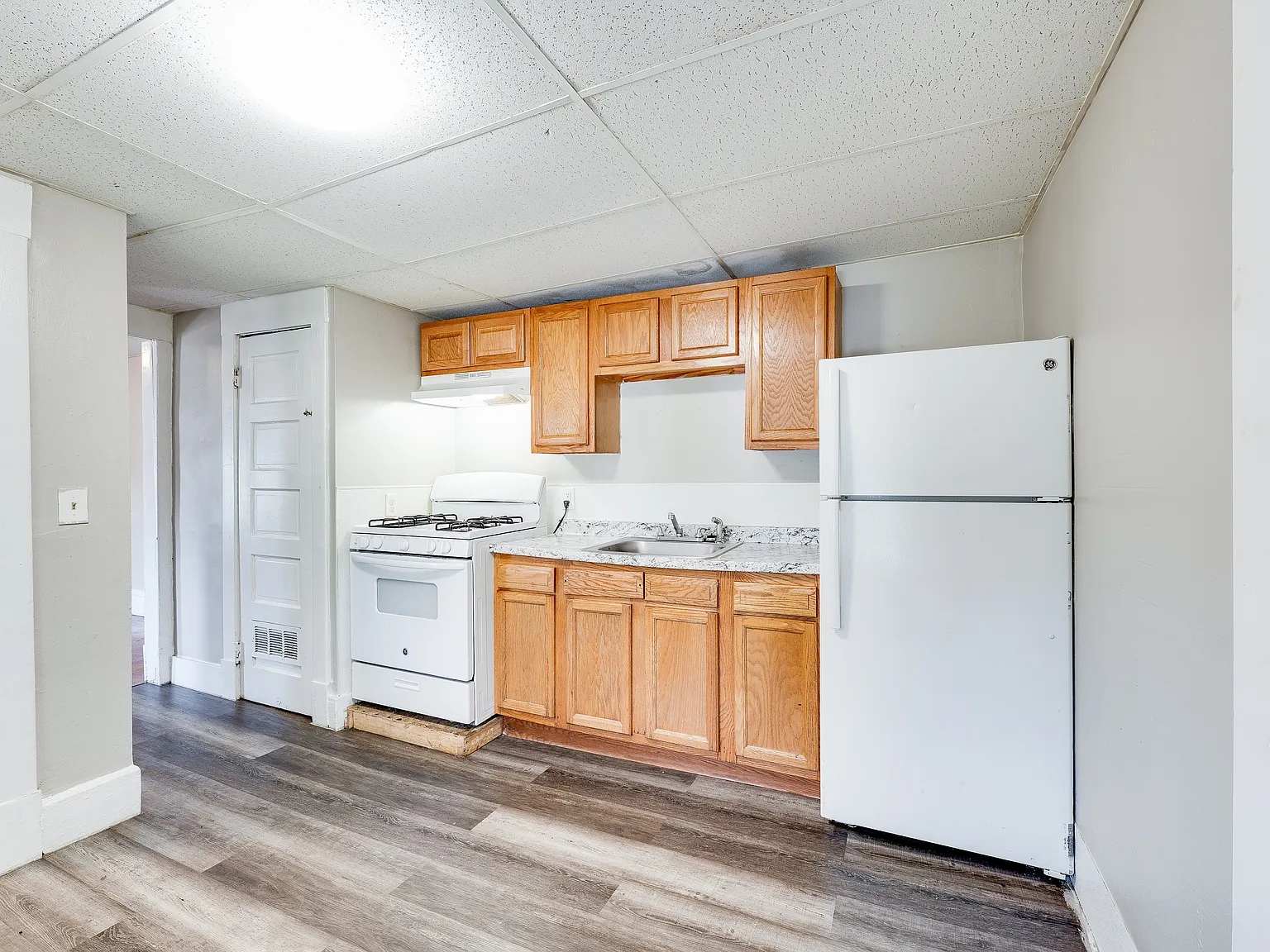2 bed, 1000 sqft, $1,575 — Photo 4