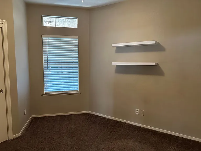 361 W Chennault Ave — Photo 10