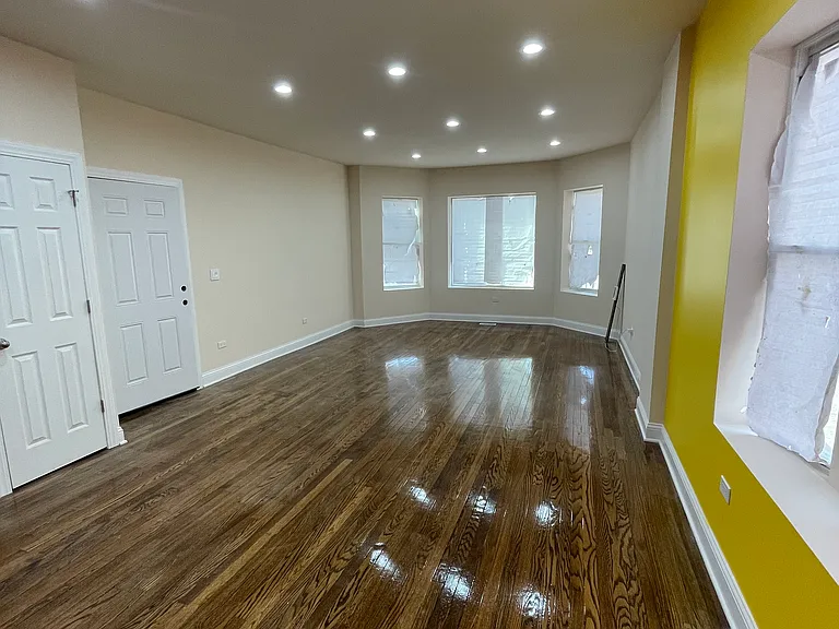 401 S Homan Ave #1 — Photo 1