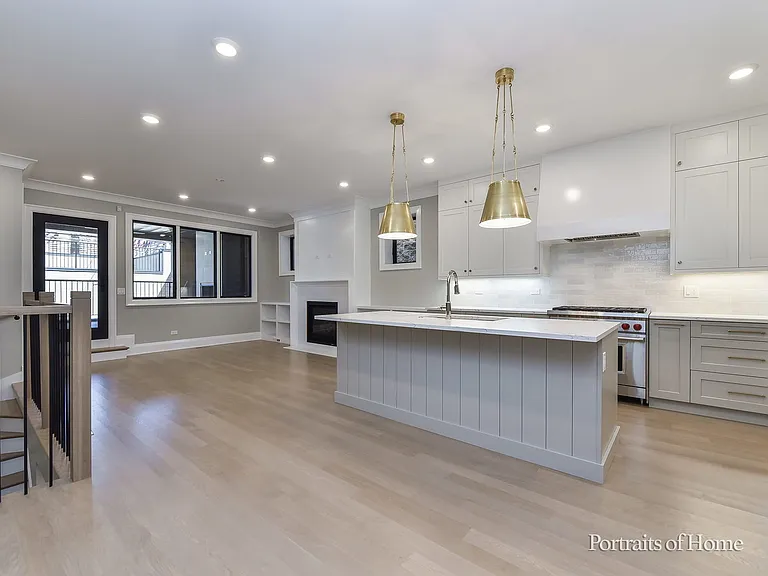 2135 N Lakewood Ave #1 — Photo 12