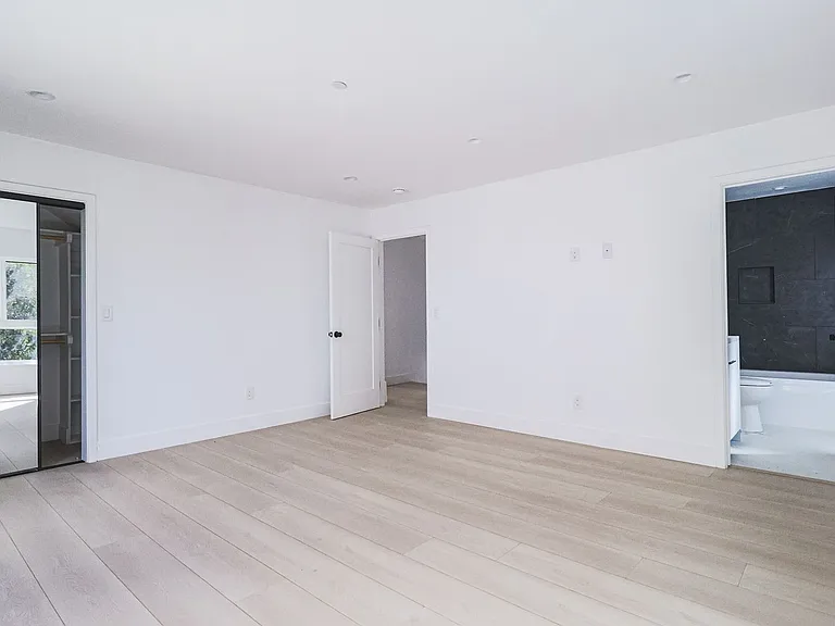 New Construction Luxury 4 Bed Townhomes With Roof Decks — Photo 65
