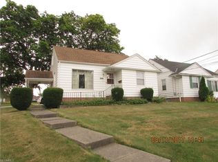 20688 Applegate Rd, Maple Heights, OH 44137