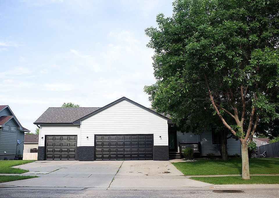 1st image of 6808 S Crane Ave