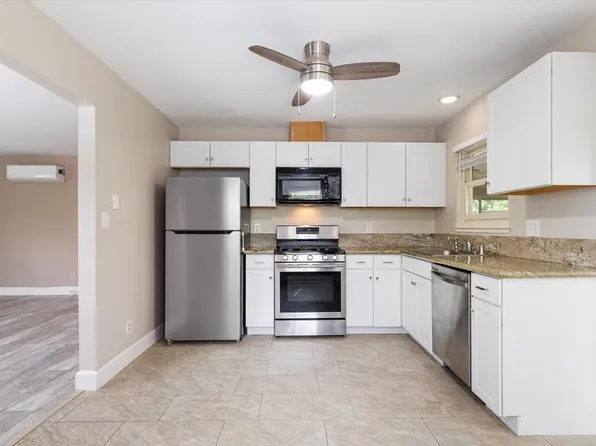 268 Carriage Ln, Auburn, CA 95603