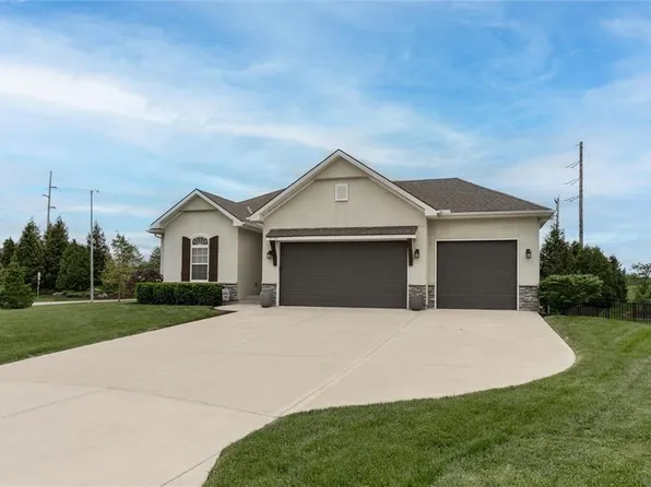 19701 W 198th Ct, Spring Hill, KS 66083