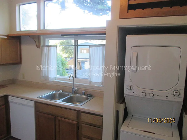 363 Spencer St #1 — Photo 14