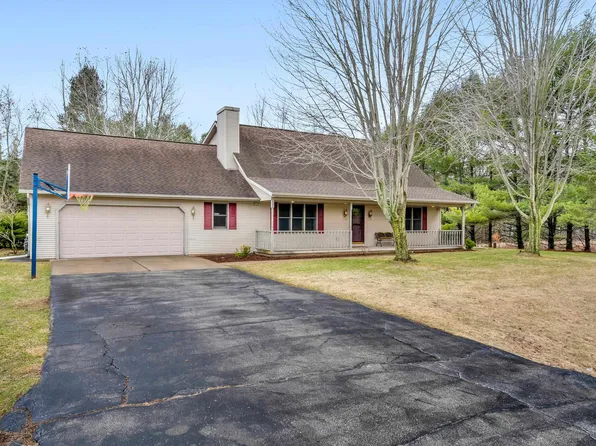 3201 Tarot Ct, Green Bay, WI 54313