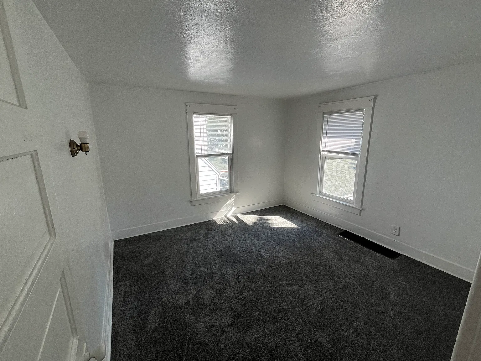 1 bed, $700 — Photo 2
