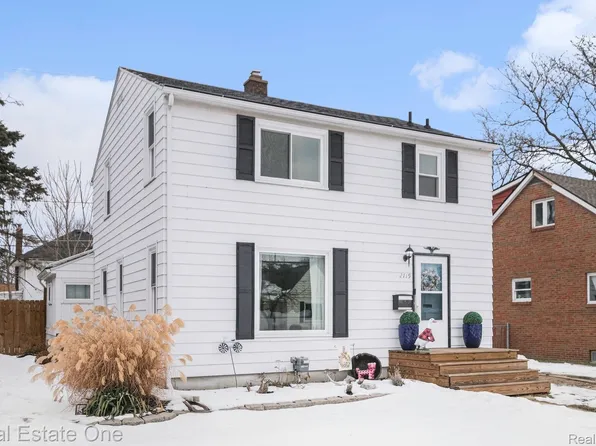 2119 Mountain Ave, Flint, MI 48503