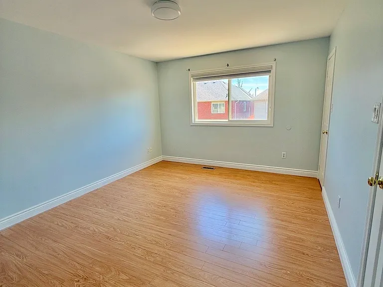 21 Sugarhill Dr #UPPER — Photo 9