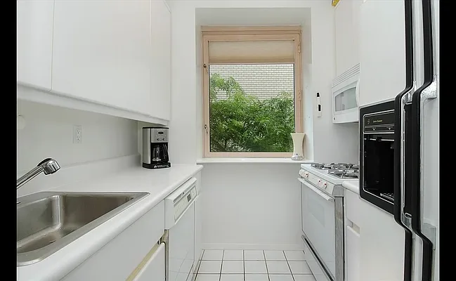 Sold by Douglas Elliman | media 8