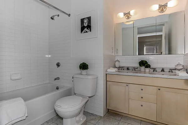 Sold by Centric Property Group | media 33