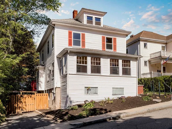 11 Grandview St, Roslindale, MA 02131