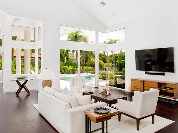 2368 Golf Brook Dr, Wellington, FL 33414