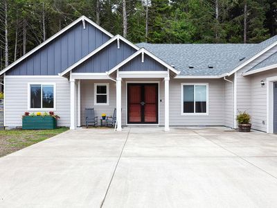 805 SW Wakeetum St, Waldport, OR, 97394