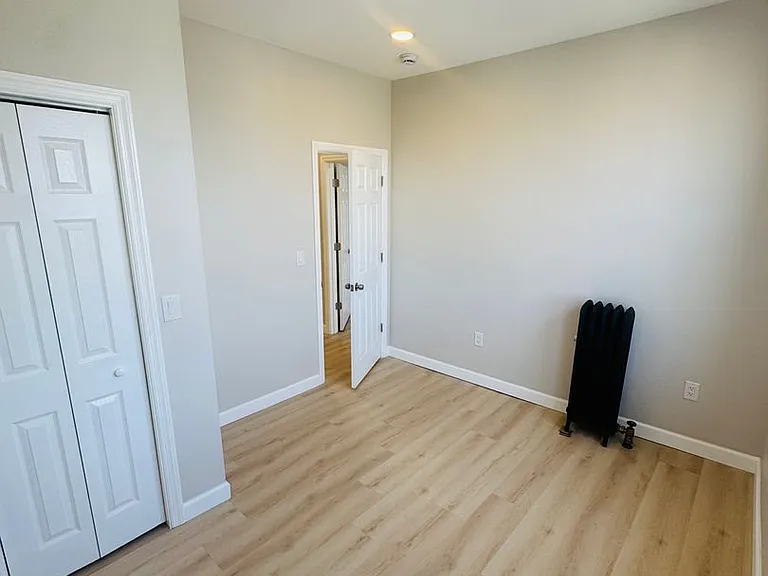 53-55 Henry St #57 — Photo 3