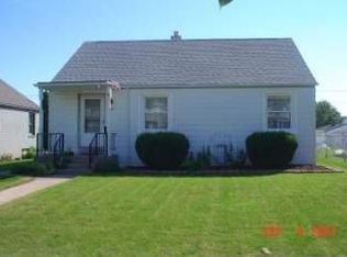 2334 S 72nd St, West Allis, WI 53219