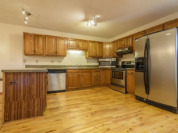 5th image of 216 Suncrest Dr
