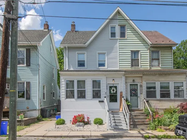 1059 Bushkill Dr, Easton, PA 18042