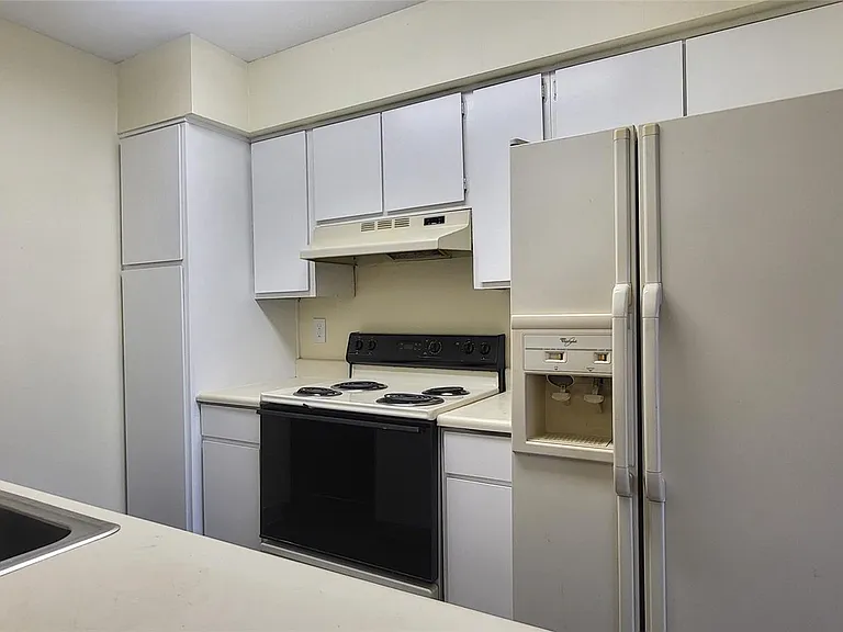 2822 S Bartell Dr #21 — Photo 6