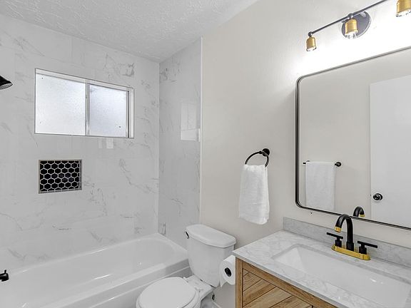 5th image of 2806 Heritage Bend Dr